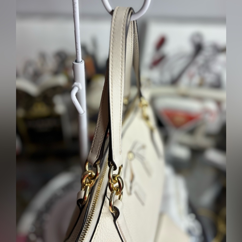 Coach 2018 Small Kelsey bow Satchel w/matching wallet EUC - Picture 11 of 14